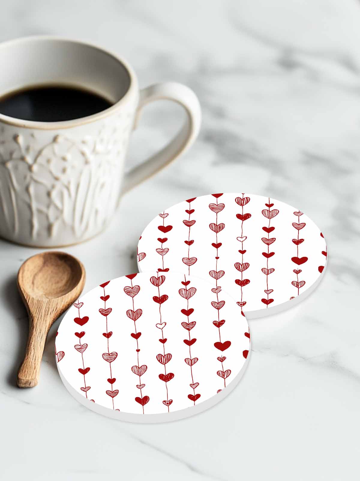 手绘爱心串纹杯垫 —— 浪漫氛围桌面小物