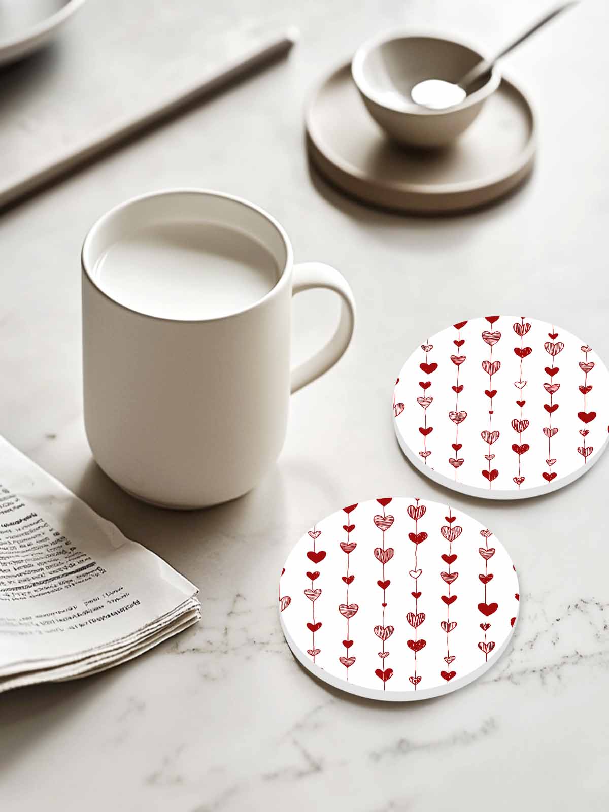 手绘爱心串纹杯垫 —— 浪漫氛围桌面小物